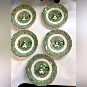 The Curiosity Shop Green Teacup Saucers. Set of 5. Pretty clock design on plate